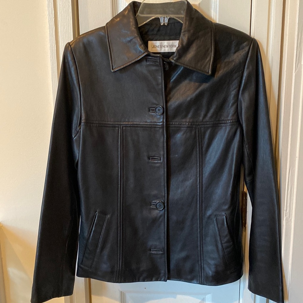 Jones of New York leather jacket. Small